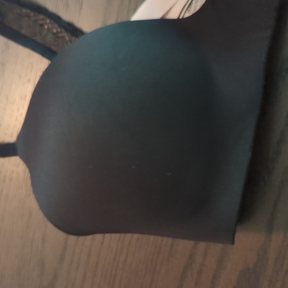 Victoria's Secret T-shirt Lightly Lined Wireless Bra 32D Black - Picture 5 of 12